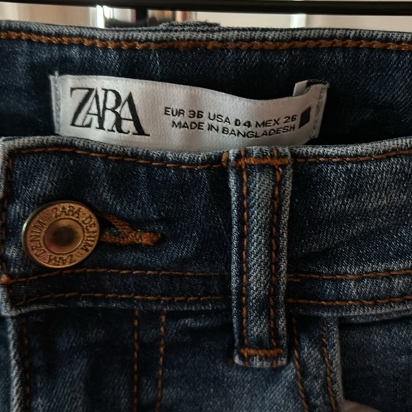 Zara dark wash skinny jeans - Picture 2 of 3